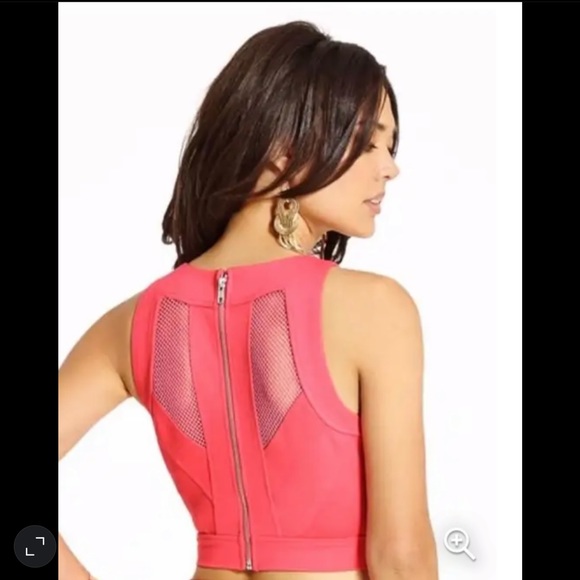 Guess by Marciano Fitted Crop Top - Picture 2 of 7